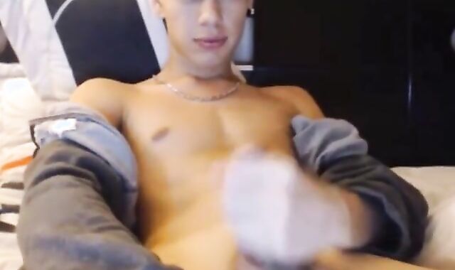 Super-Hottie Amateur Big-Cock Twink Handjob 2