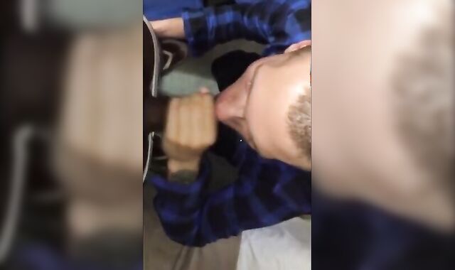 Sucking a Big Black Cock - Amateur Blowjob until he Cums