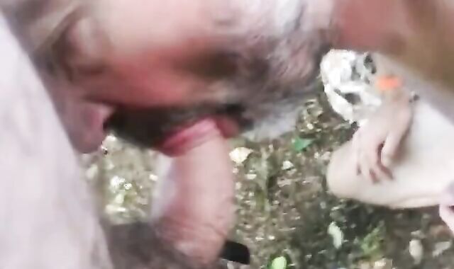 Outdoor Blowjob Tables Turned on Amateurs 2