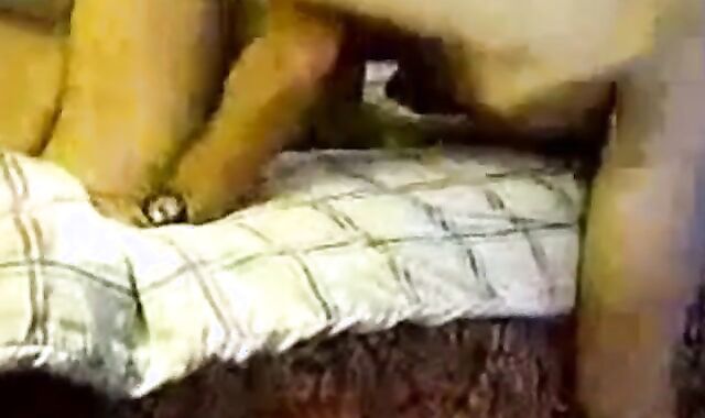 Amateur Bareback Bears Sucking and Fucking