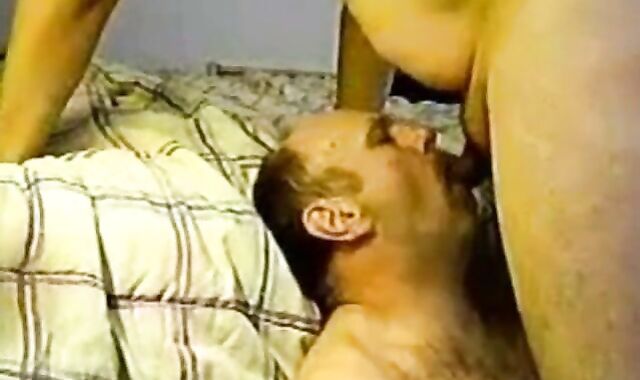 Amateur Bareback Bears Sucking and Fucking