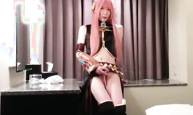 Asian Crossdresser Cums Cosplaying