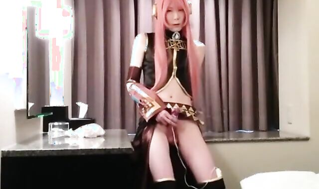 Asian Crossdresser Cums Cosplaying