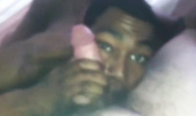 Black Guy Sucks Off a White Hunk