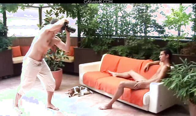 Malcolm Bennet Photosession Video