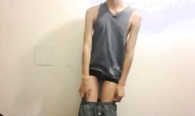 Latin Twink's First Performance Before Bed