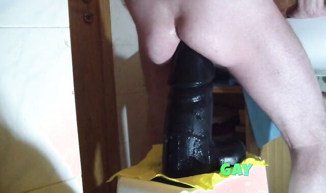 Fisting Fun - V: Amateur Gaping Masturbation with Sex Toys