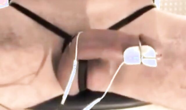 Big Cock Makes Small Cock Grow!