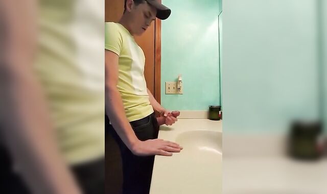 Big-Cock Latin Hunk Jerks Off in Bathroom