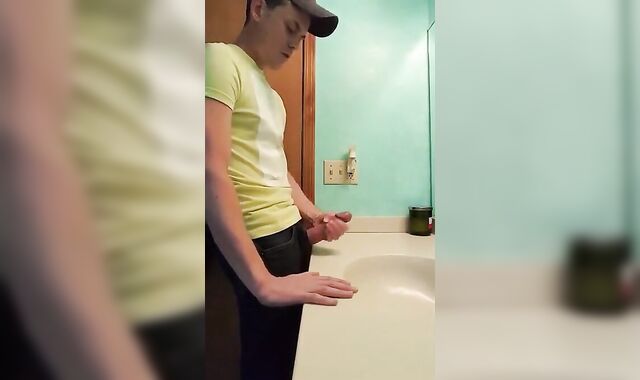 Big-Cock Latin Hunk Jerks Off in Bathroom