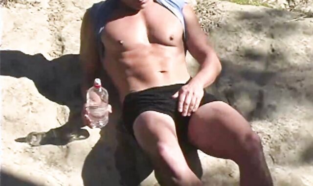 Arik Travis