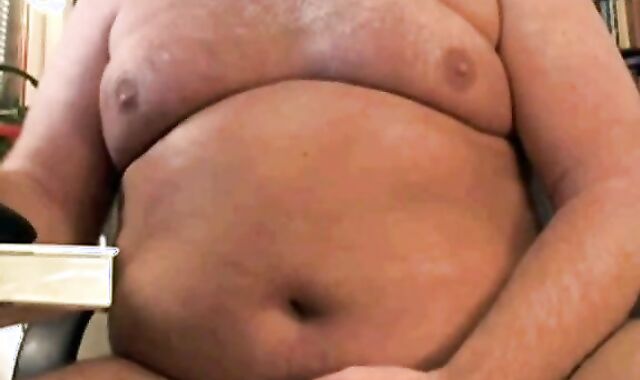 Chubby Daddy's Huge Load - Amateur Handjob
