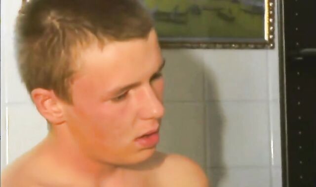 2 Twinks' Cockfight in the Shower Caught on Voyeur Cam