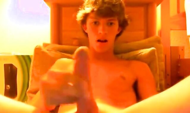Hot Twink in Sexy Undies Strokes it on Webcam!