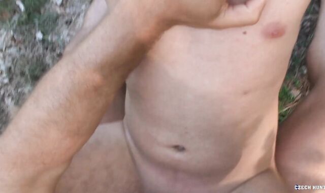 Czech Hunter - Fledgling Hunter hand-job outdoors