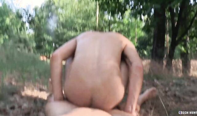 Czech Hunter - Fledgling Hunter hand-job outdoors