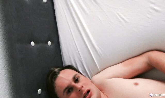 Czech Hunter - Czech fellow sans a condom facial cumshot in the sofa