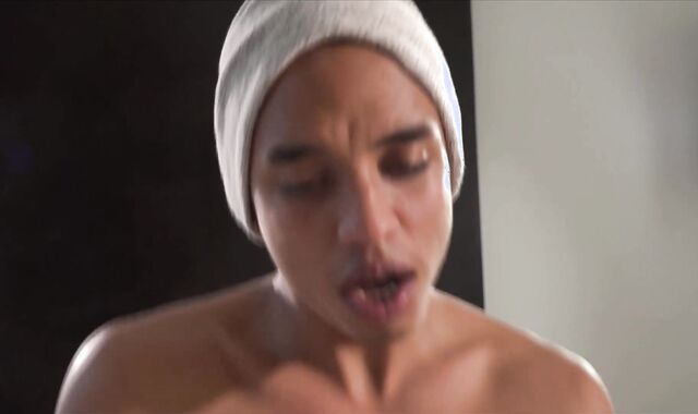 Iomacho: Latino Leo heads in for firm shagging