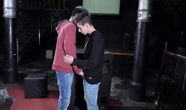 BarebackLatinoz: Youthfull latino Gavin senses in need of excellent screw