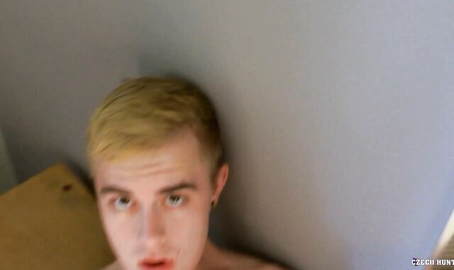 CzechHunter.com - Czech man queer delves hand job