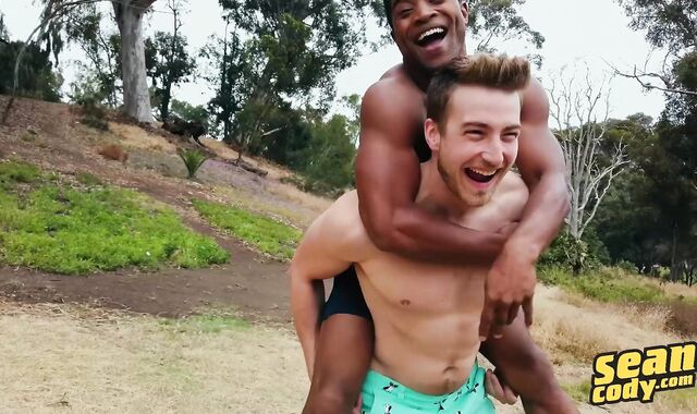 Landon & Kurt: no condom - African Have fun