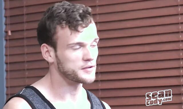 Jess & Sean: naked - arse vid