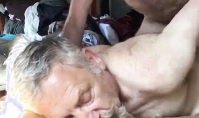 Bareback Daddy Gets Fucked Hard