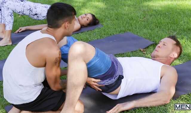 vigour Yoga - Pierce Paris and Ty Mitchell sixty-nine dril
