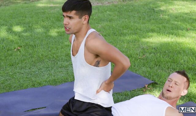 vigour Yoga - Pierce Paris and Ty Mitchell sixty-nine dril