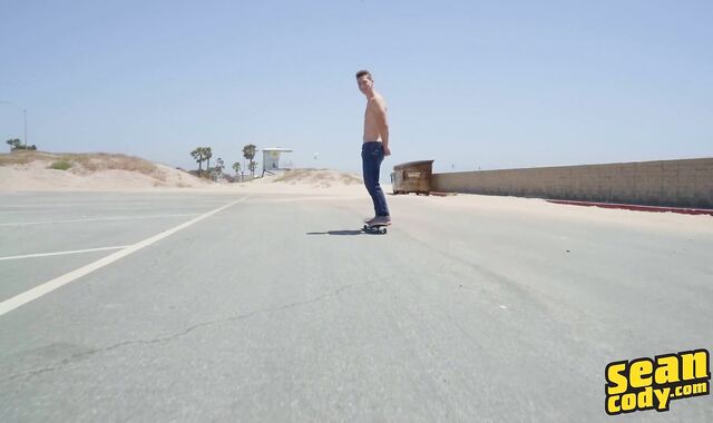 Robbie & Lane: moist - legal Have fun