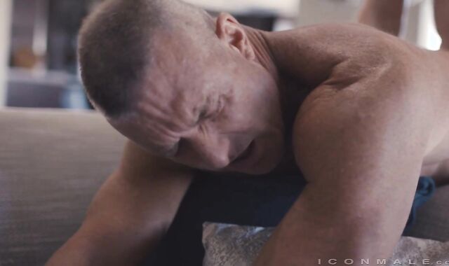 IconMale: Tattooed yankee luvs without a condom raunchy penetrating