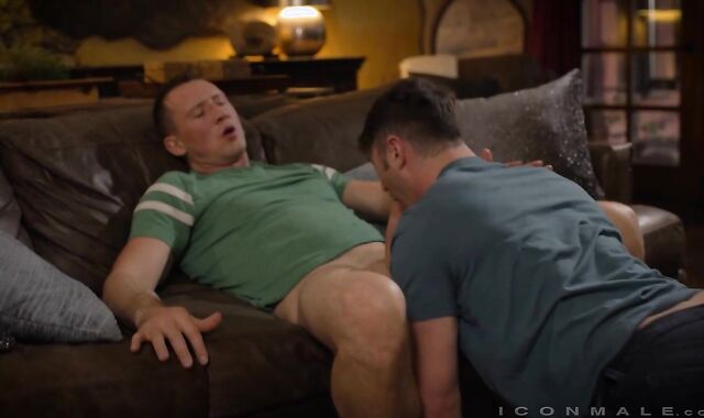 IconMale: Muscle Pierce Paris flash giant stiffy