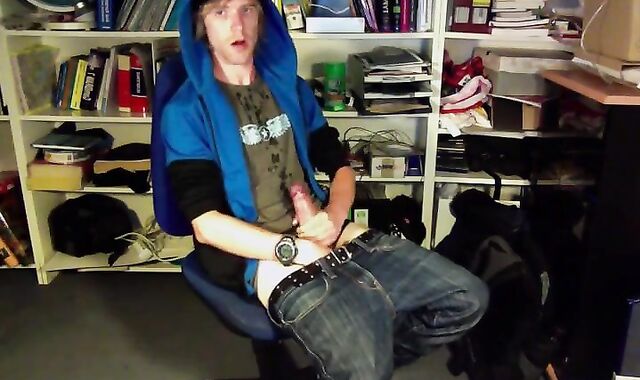 Amateur Twink's Huge Load on Webcam