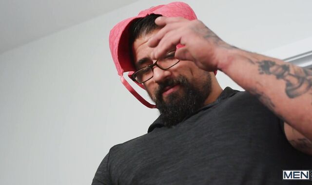 Caught In mummy's undies: unprotected - Theo Brady Yankee weenie