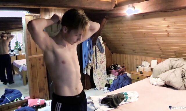 CzechHunter.com - Rear end in the couch