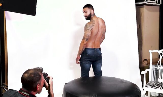 MenOver30.com: Defined and pierced Joe Parker gullet plumb