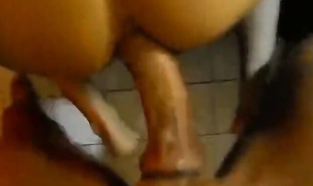 Amateur Daddy Takes it Bareback