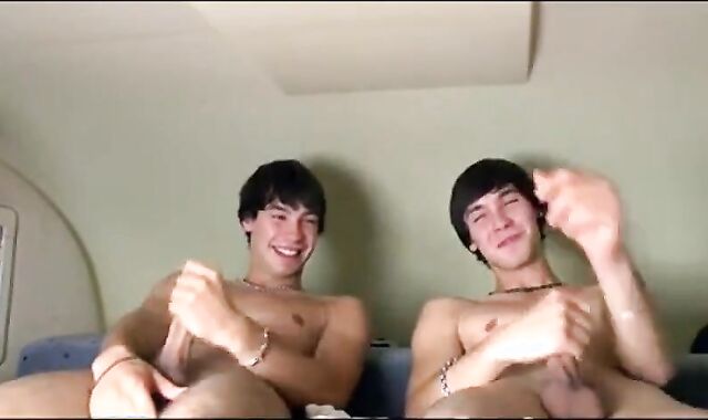 Twins' Caravan Adventure