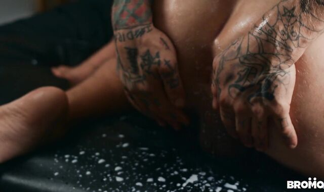 Dump, bi-atch - Bo Sinn with Steve Rickz Yankee pecker