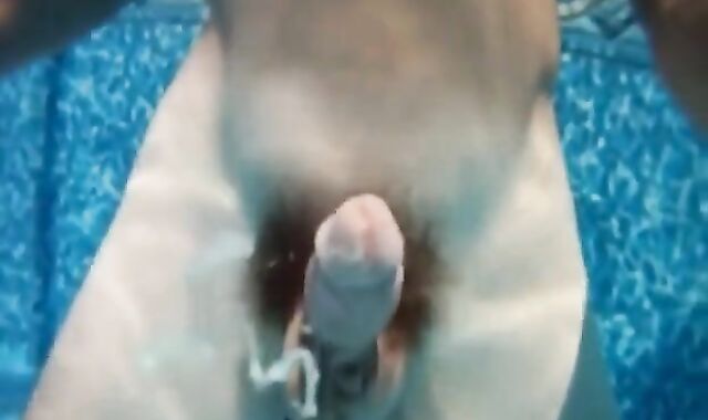 23 Massive Squirts: Amateur Underwater Adventure 2