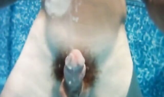 23 Massive Squirts: Amateur Underwater Adventure 2