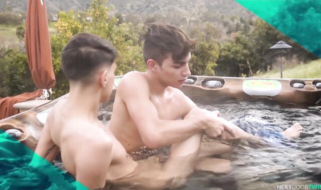 NextDoorTwink - Homo Dylan Matthews no condom jizm guzzling