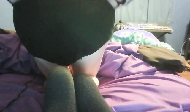 Sweet Twink Shows Off His Ass On Webcam