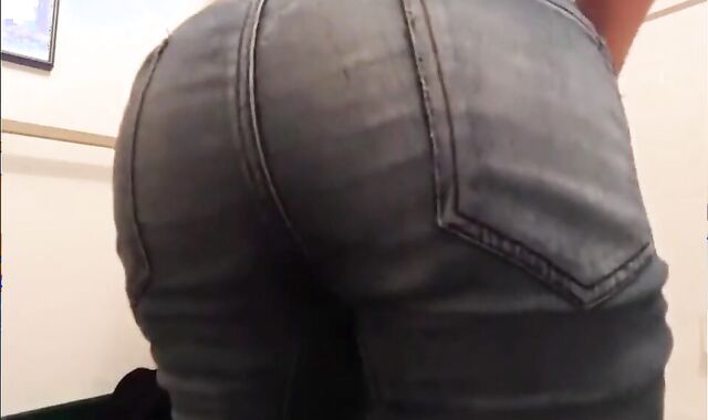 Locker-Room Surprise: That Ass!