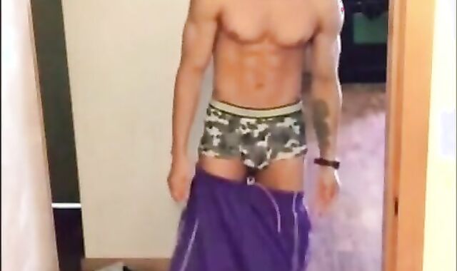 Muscle Hunks: Eddyfitt's Sexy Twink Showoff