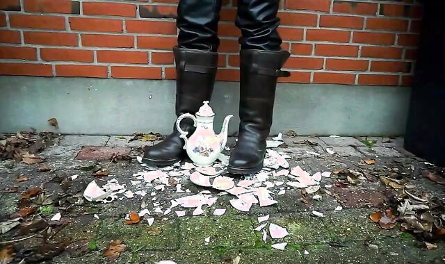 Holiday amateur boot crushing