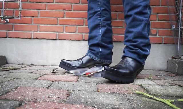 Holiday amateur boot crushing