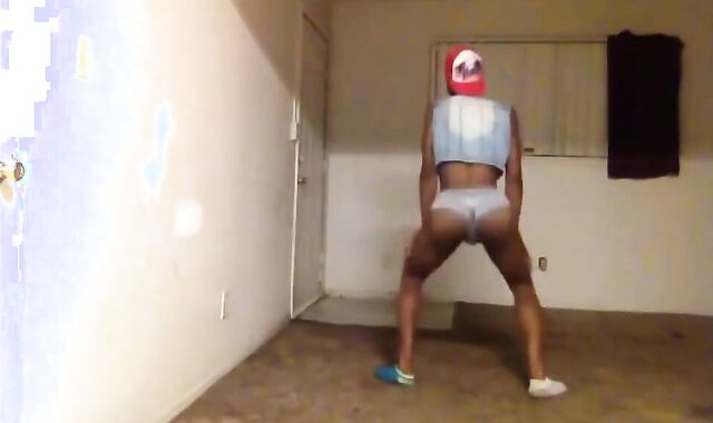Black Amateur Twerking His Skinny Ass For Anal 2