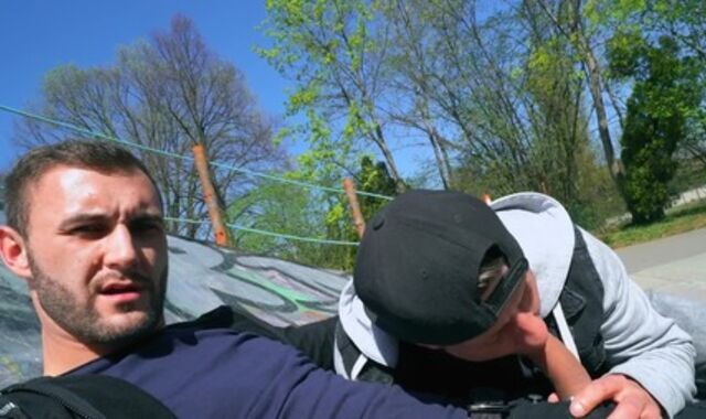 men In Public 49 - Skatepark - pink hole Enjoy