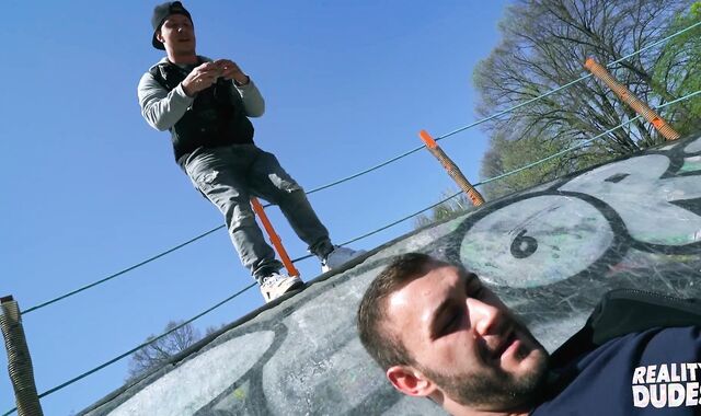 men In Public 49 - Skatepark - pink hole Enjoy